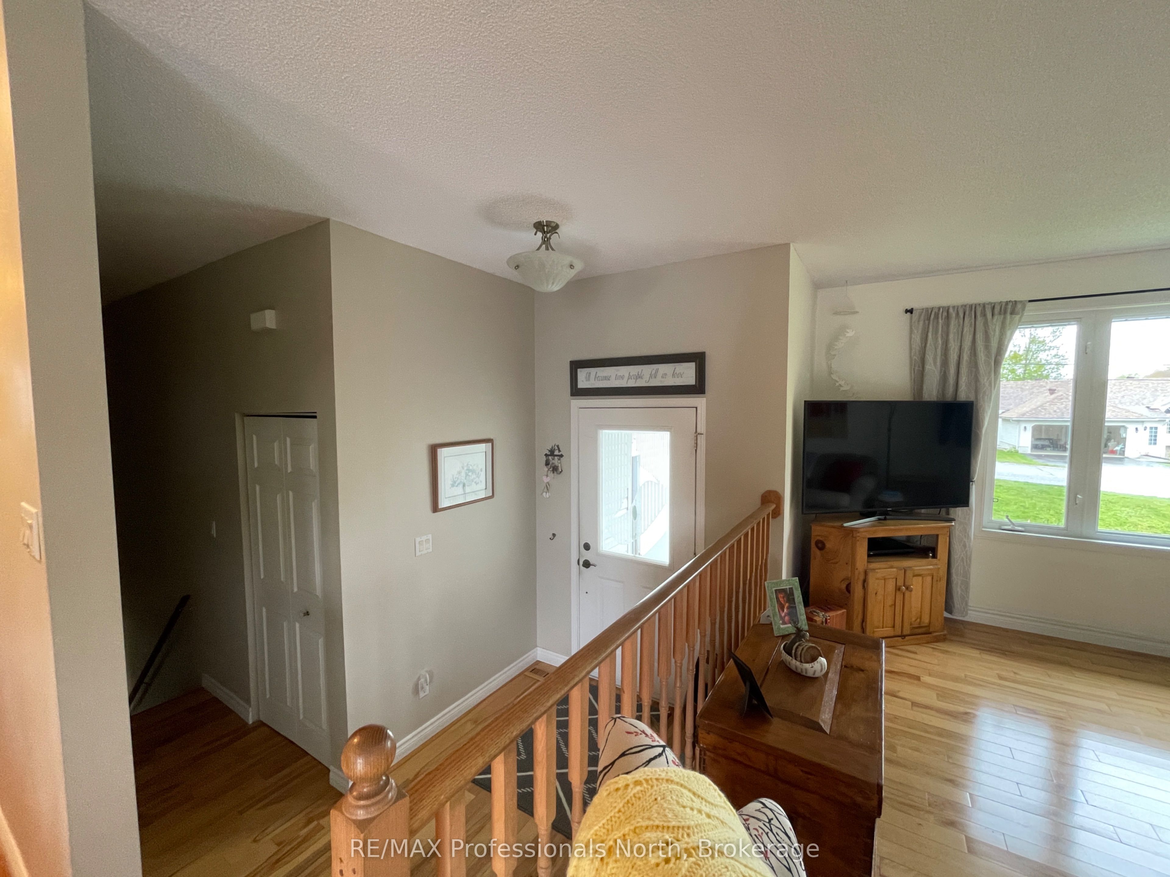 8 Greaves Avenue, Huntsville, ON P1H 1V2