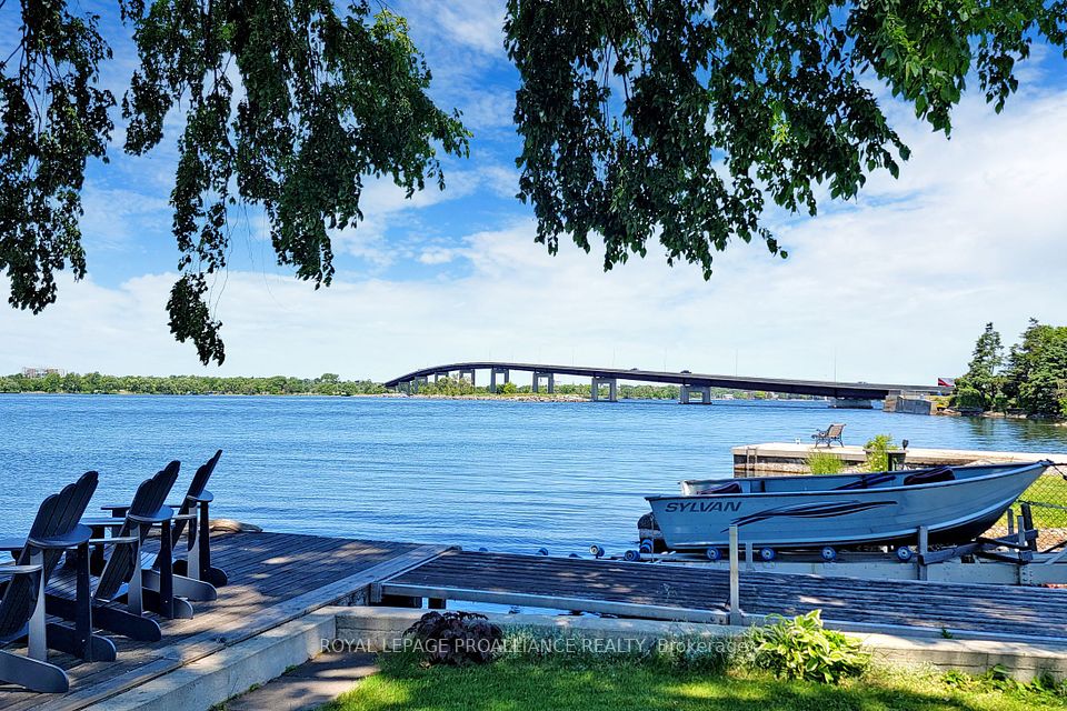 34 Ridley Street, Prince Edward County, ON K8N 4Z1