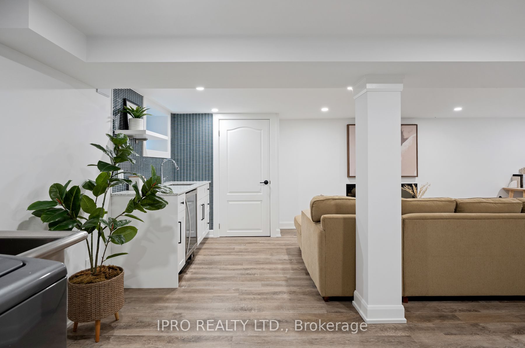 12 Mortimer Avenue