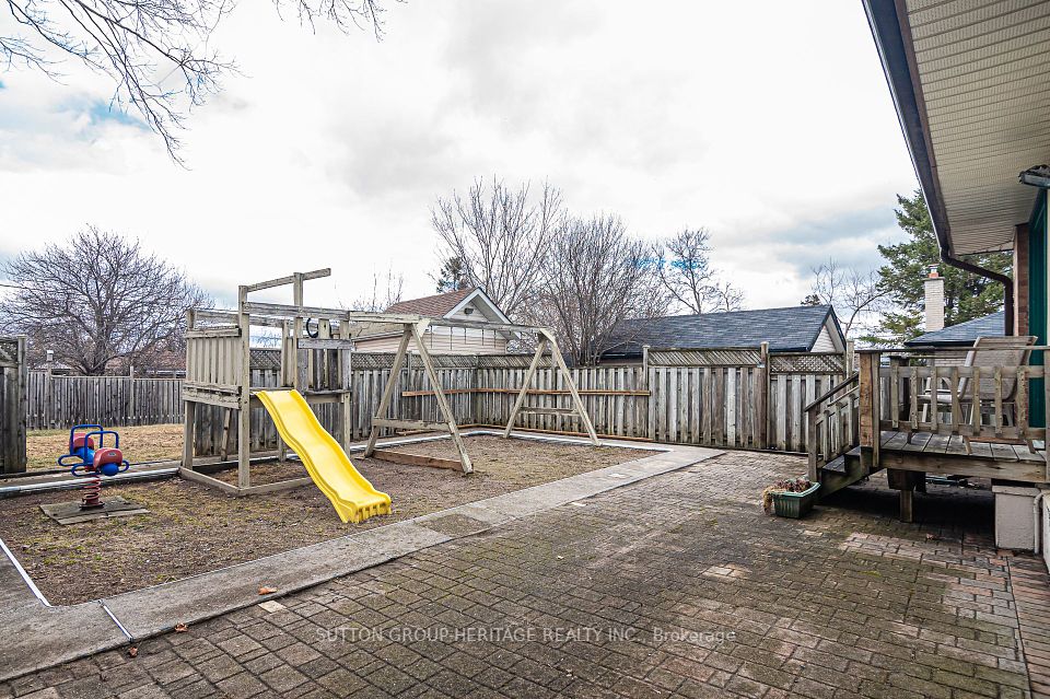 https://trreb-image.ampre.ca/9-HcRqTBE29xMPqdcsXsJc1C5WaQUMjSsrZkQD2coKc/rs:fit:960:960/wm:.5:so:0:50:.4/wmsh:10/wmt:PHNwYW4gZm9yZWdyb3VuZD0nd2hpdGUnIGZvbnQ9JzY4Jz5TVVRUT04gR1JPVVAtSEVSSVRBR0UgUkVBTFRZIElOQy4sIEJyb2tlcmFnZTwvc3Bhbj4/L3RycmViL2xpc3RpbmdzLzQwLzg3LzI3Lzg3L3AvZTIwYmMzMjUtNTdkMy00N2Y5LWE4YjUtYzQxZmI1ODZjYzY5LmpwZw.jpg