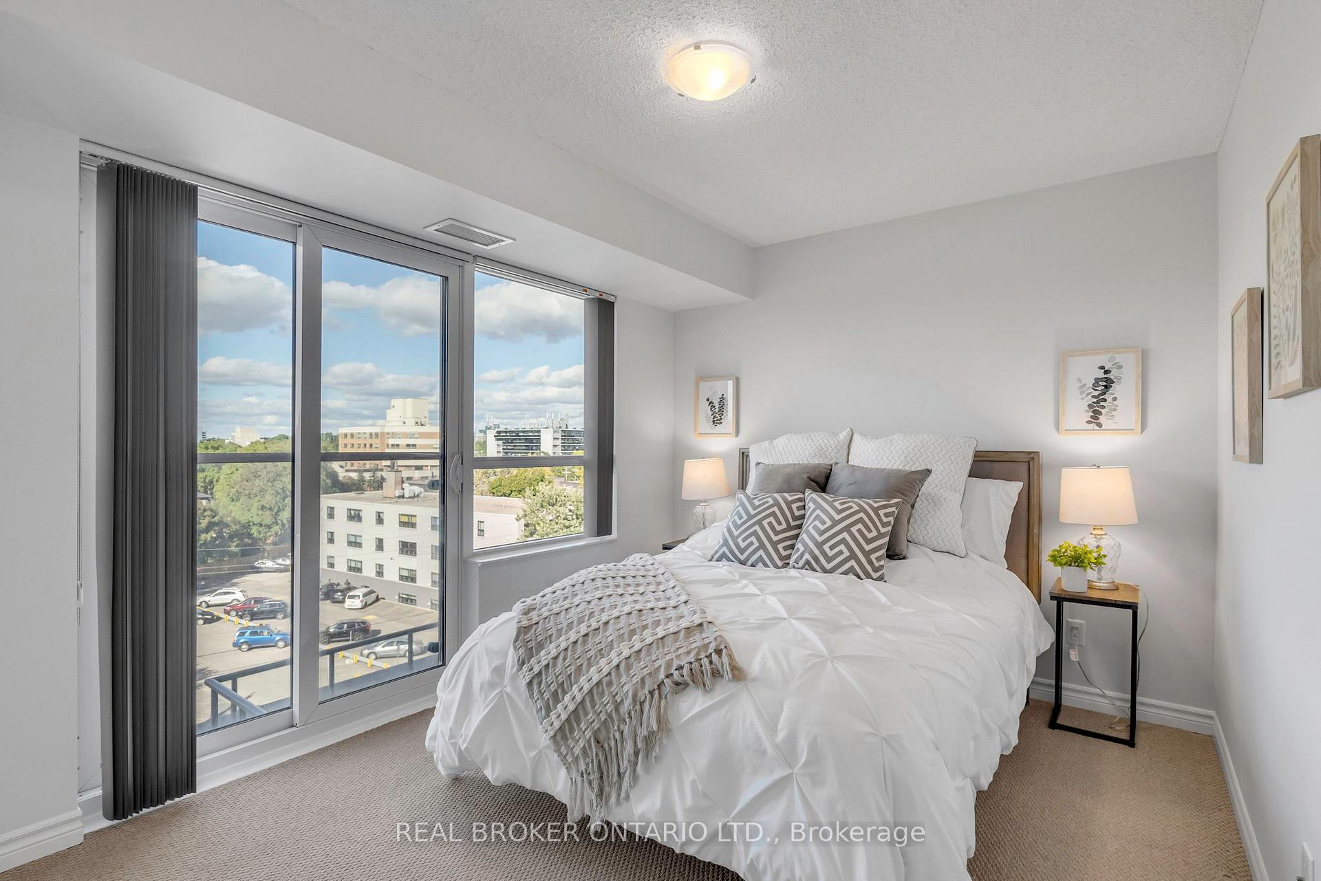 1 Bedroom Condo at 35 Saranac, Toronto For sale