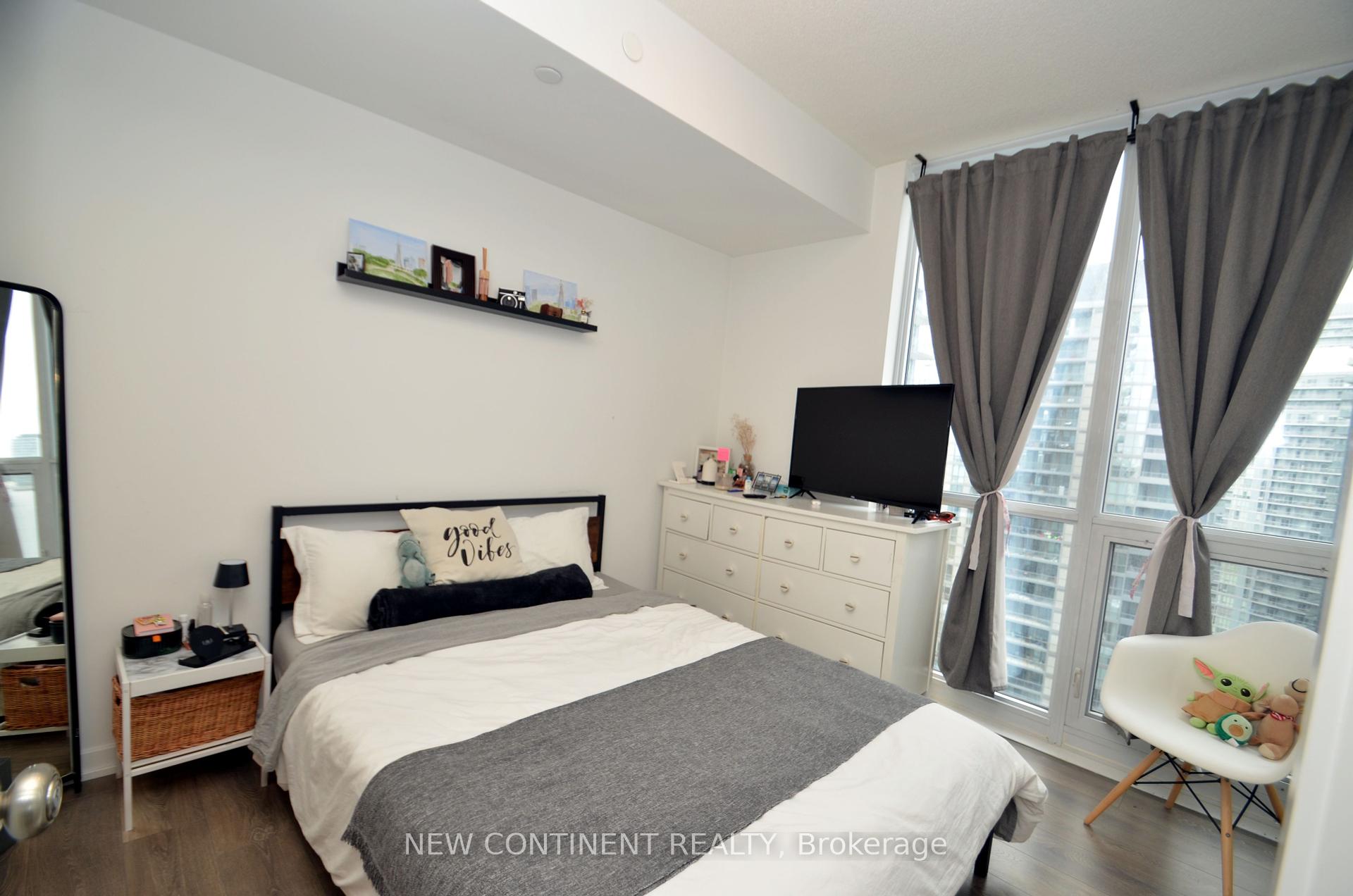 2 Bedrooms Condo at 32 Forest Manor,  Toronto For sale
