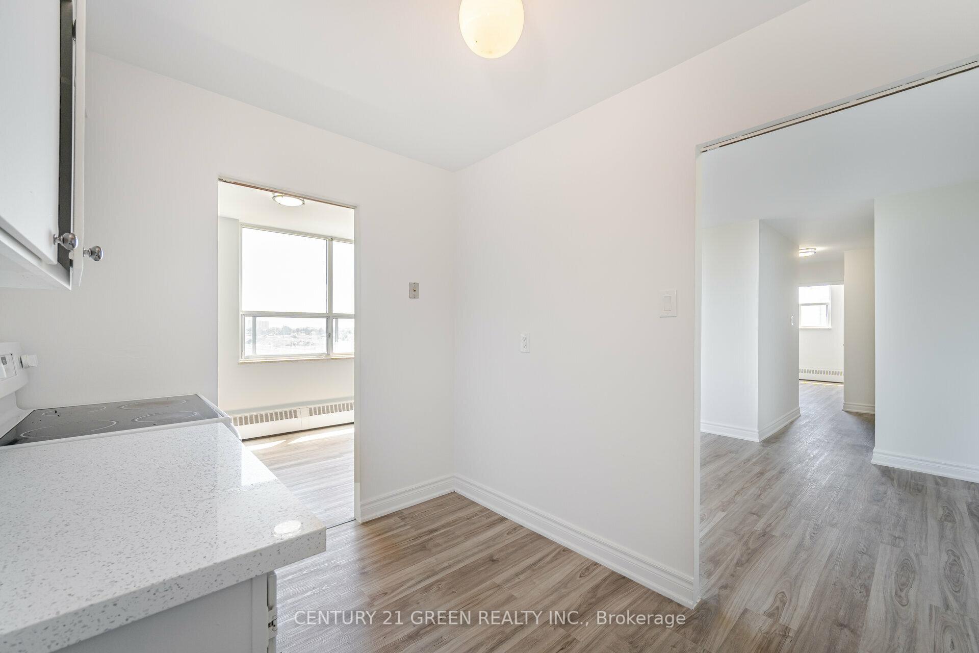 4 Bedrooms Condo at 5 Parkway Forest,  Toronto For sale