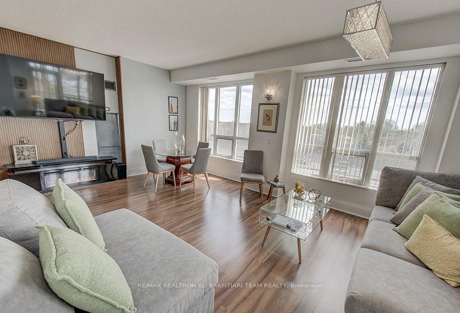 2 Bedrooms Condo at 100 Harrison Garden,  Toronto For sale