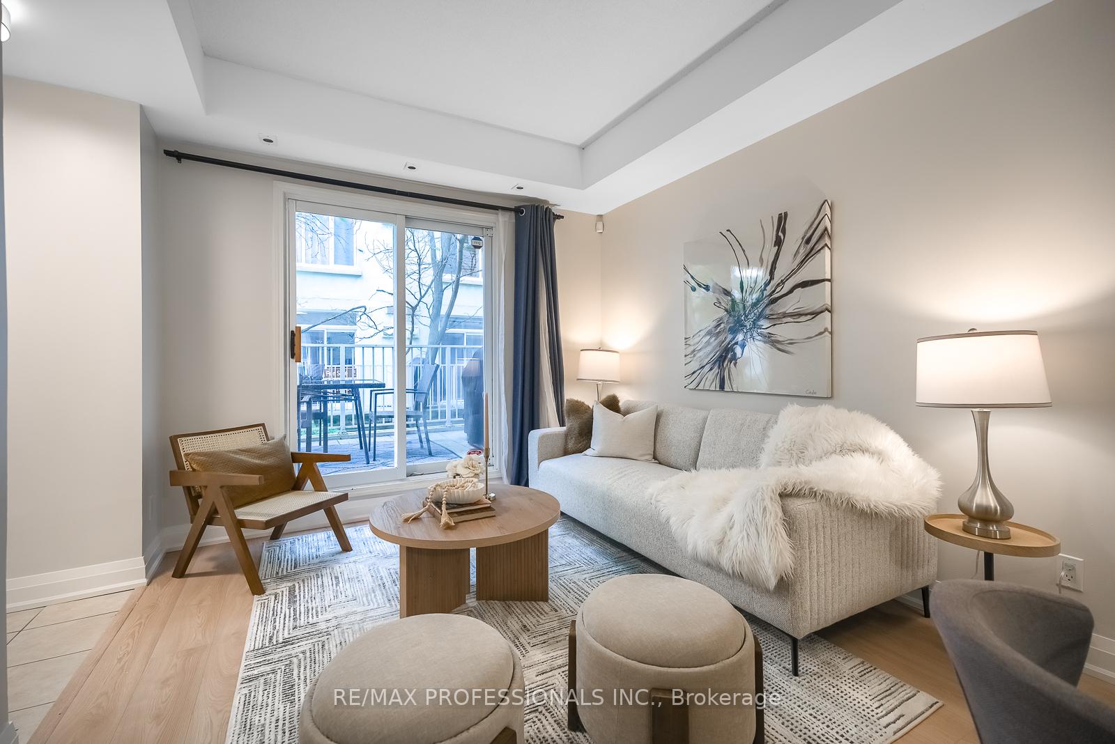 2 Bedrooms Condo at 36 Stadium, Toronto For sale
