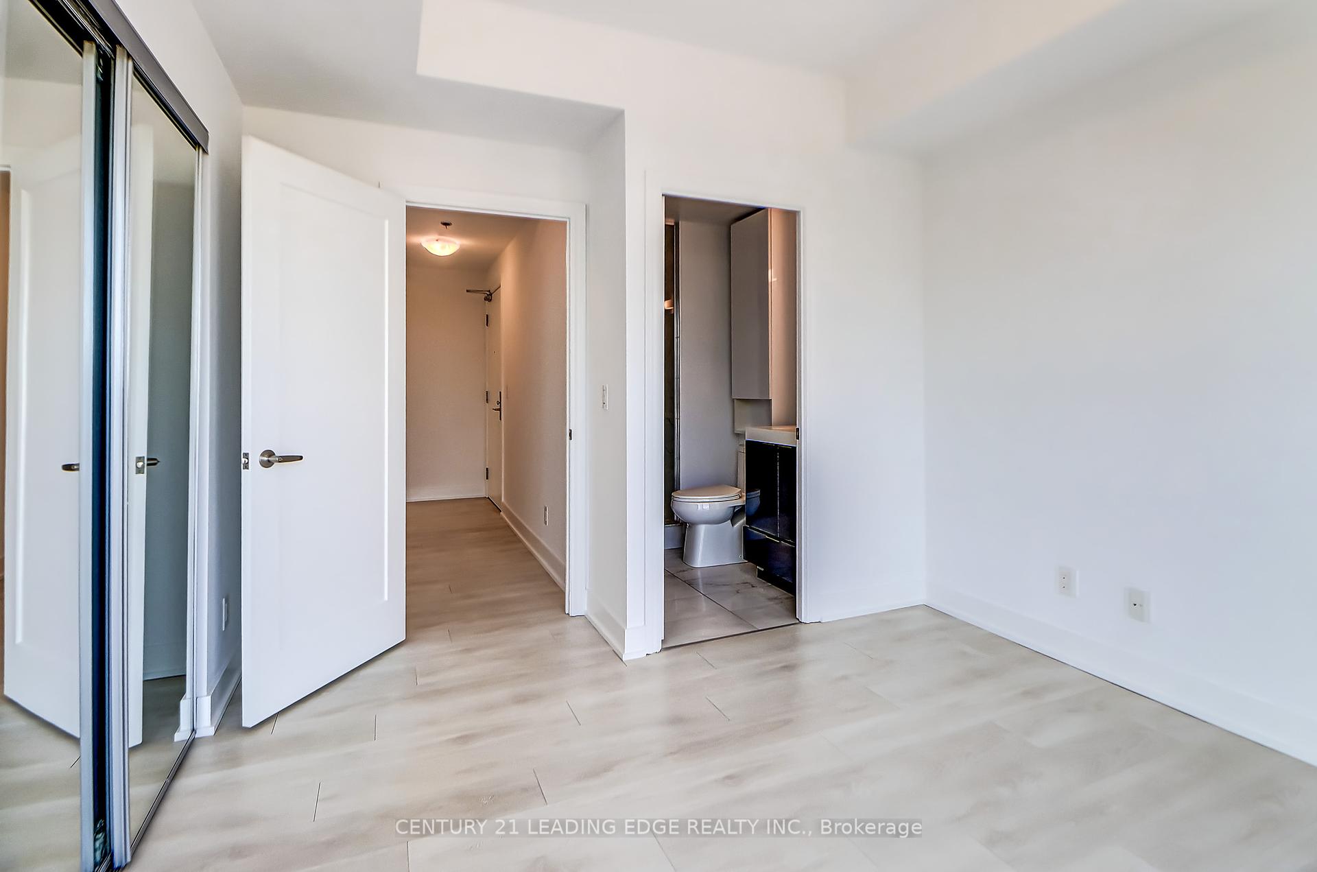 3 Bedrooms Condo at 318 Richmond,  Toronto For sale
