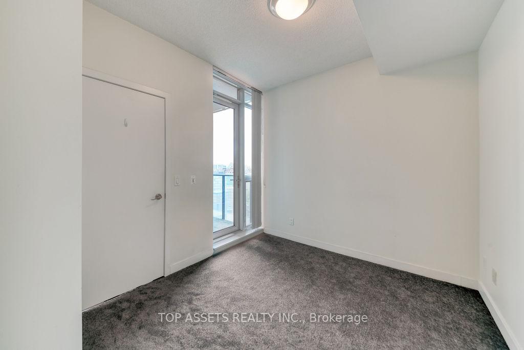 3 Bedrooms Condo at 770 Bay, Toronto For sale