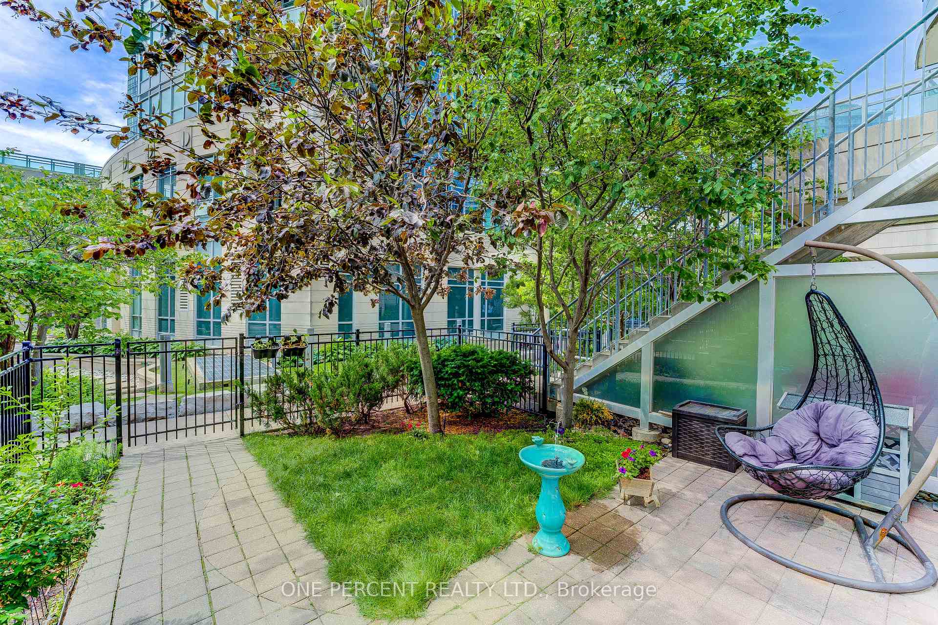 1 Bedroom Condo at 31 Olive, Toronto For sale