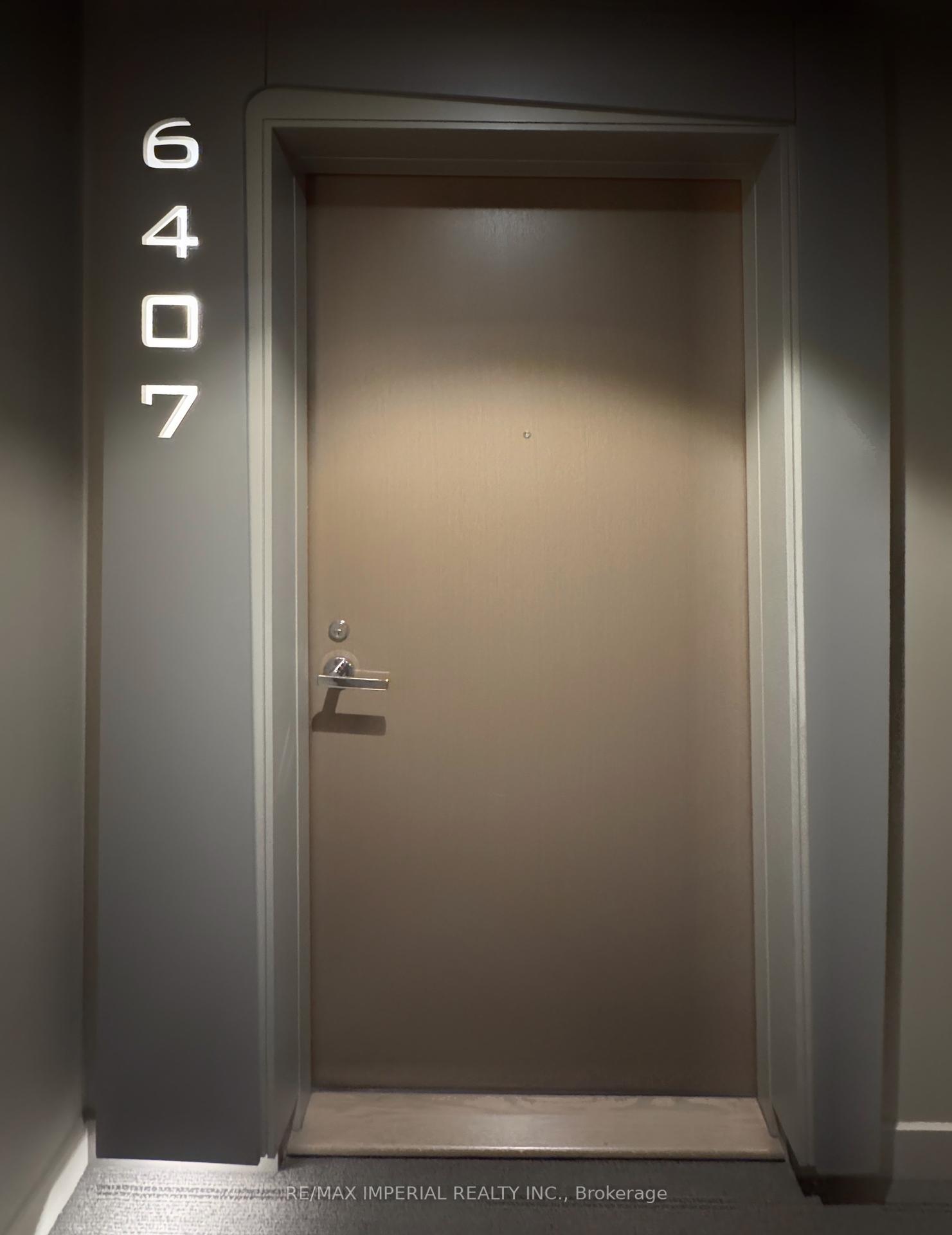 2 Bedrooms Condo at 1 Bloor, Toronto For sale