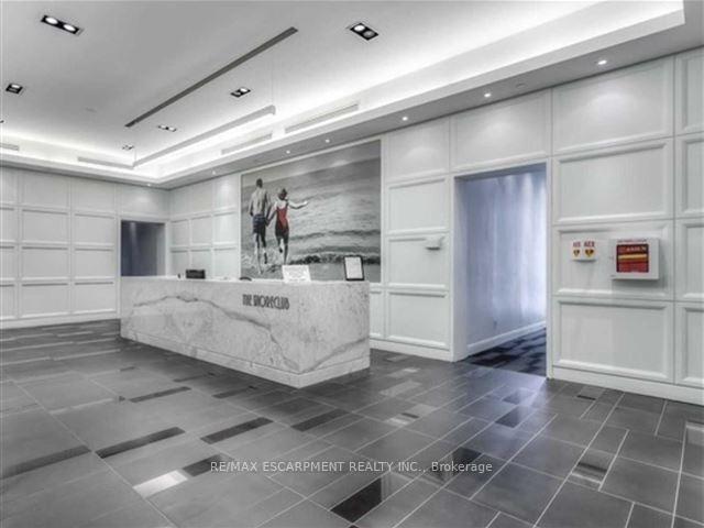 2 Bedrooms Condo at 88 Park Lawn,  Toronto For sale