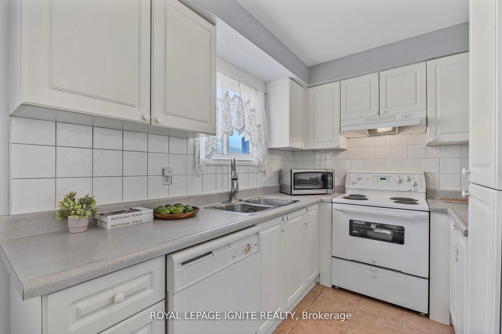 12 Eli Shackleton Court