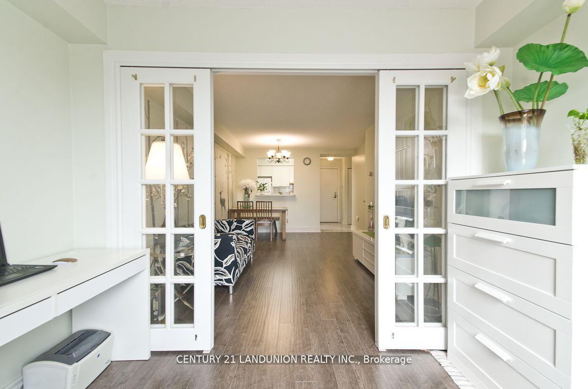 2 Bedrooms Condo at 88 Grandview,  Toronto For sale