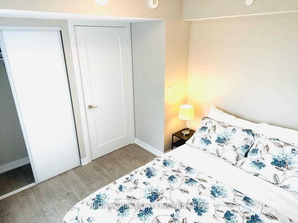 275 Village Green Square, #2116