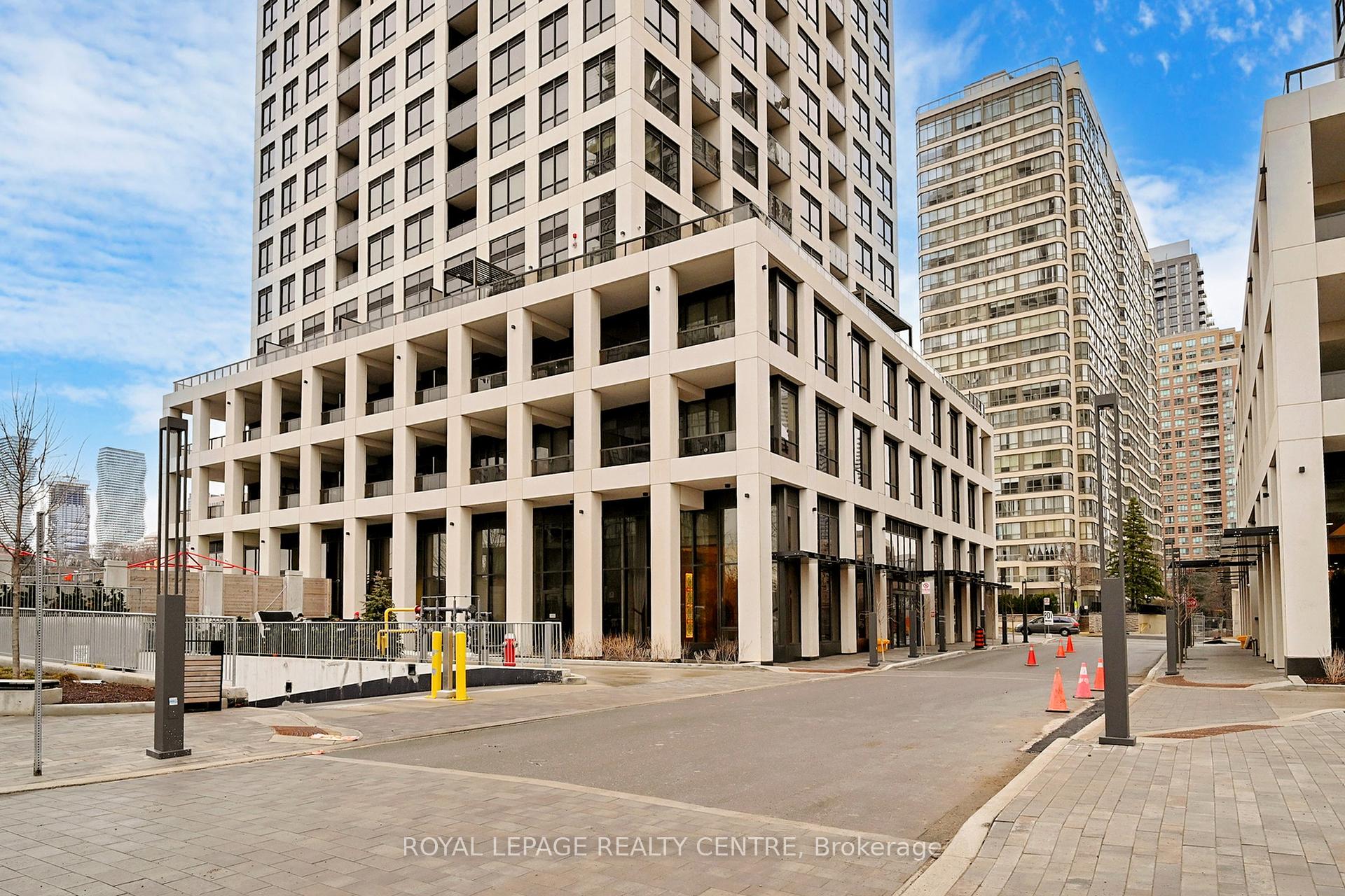 2 Bedrooms Condo at 36 ELM,  Mississauga For sale