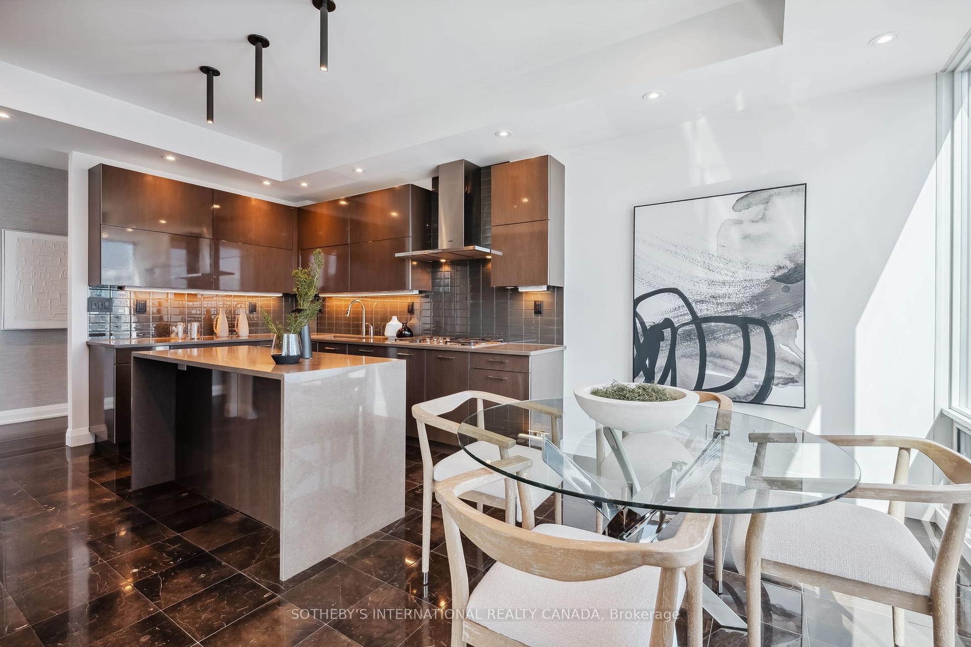 3 Bedrooms Condo at 1 Bedford, Toronto For sale