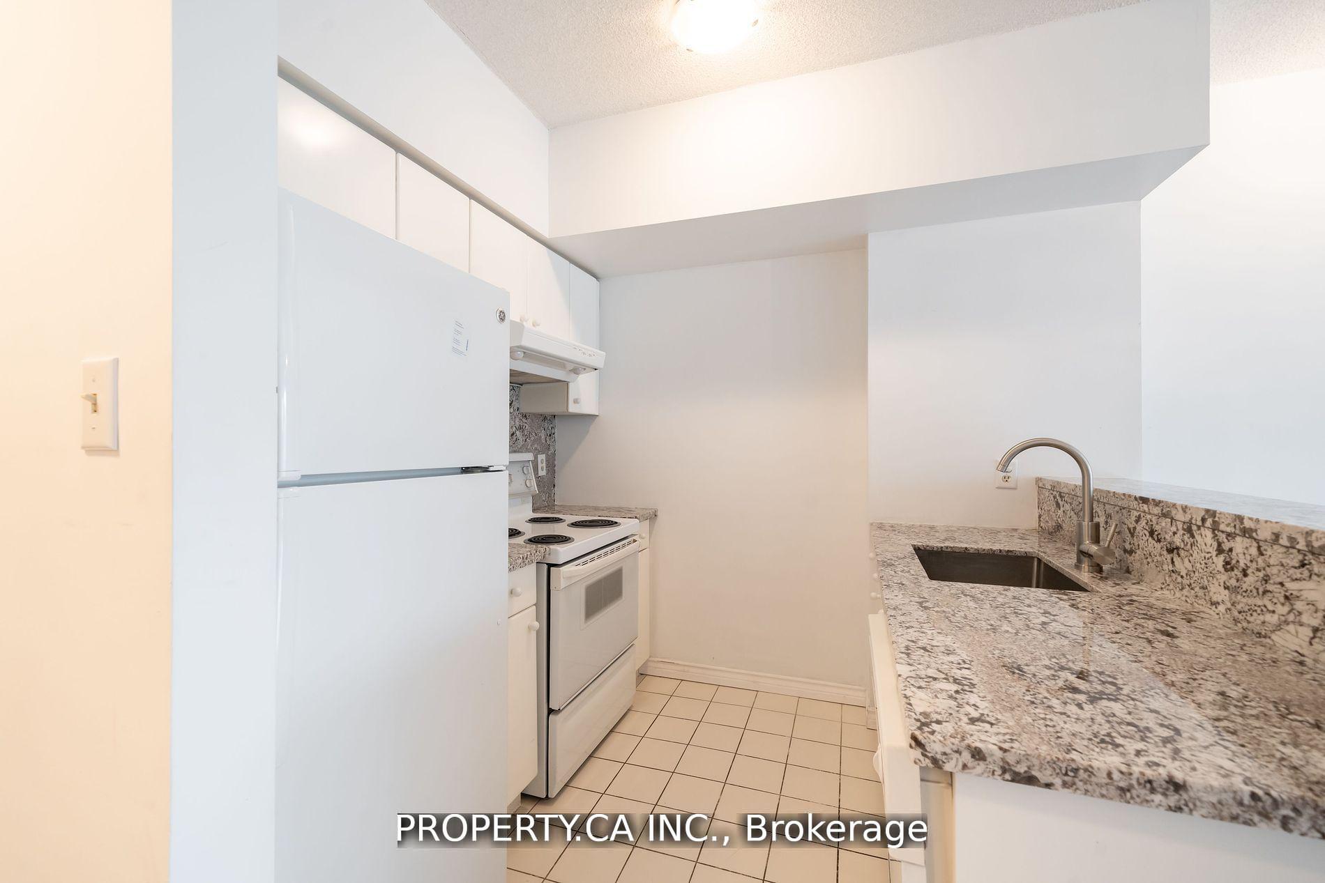 2 Bedrooms Condo at 10 Queens, Toronto For sale