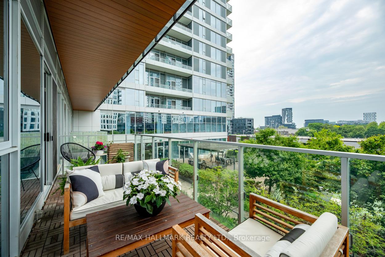 3 Bedrooms Condo at 20 Tubman, Toronto For sale