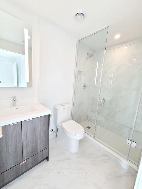 2 Bedrooms Condo at 30 Inn on the Park,  Toronto For sale