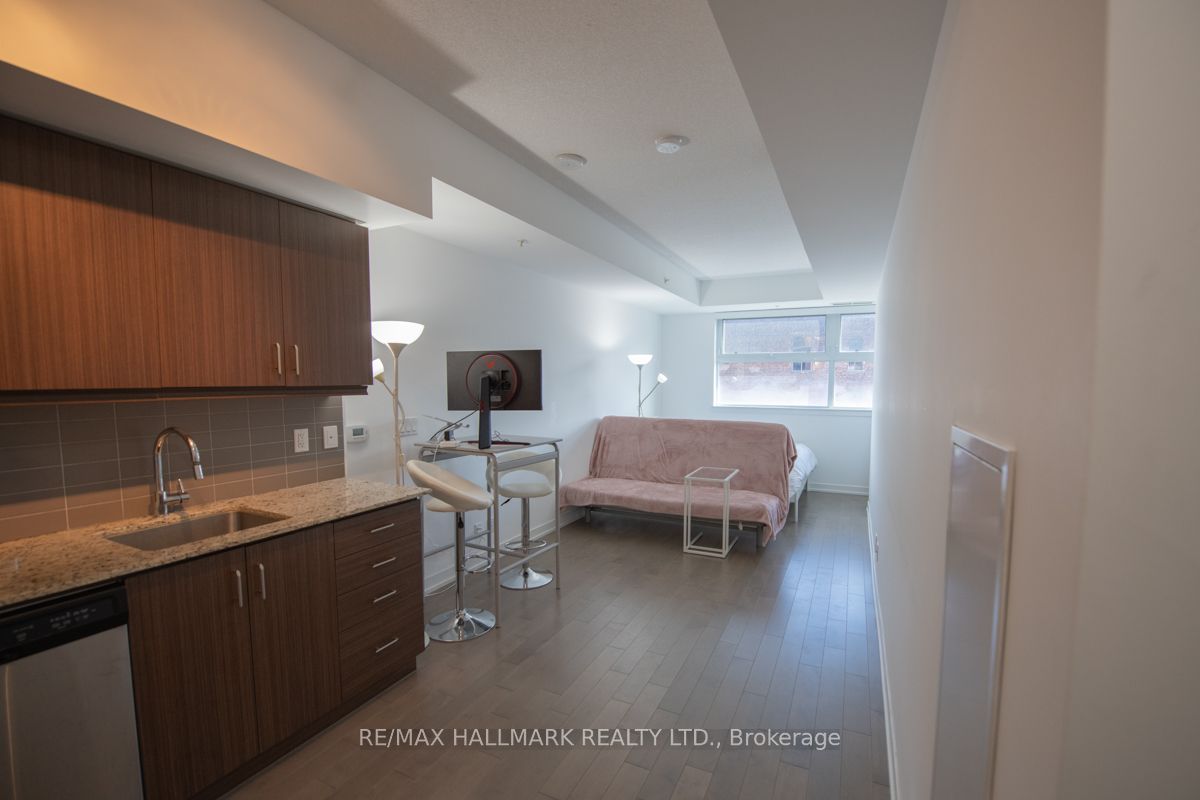 10 Willison Square, #602