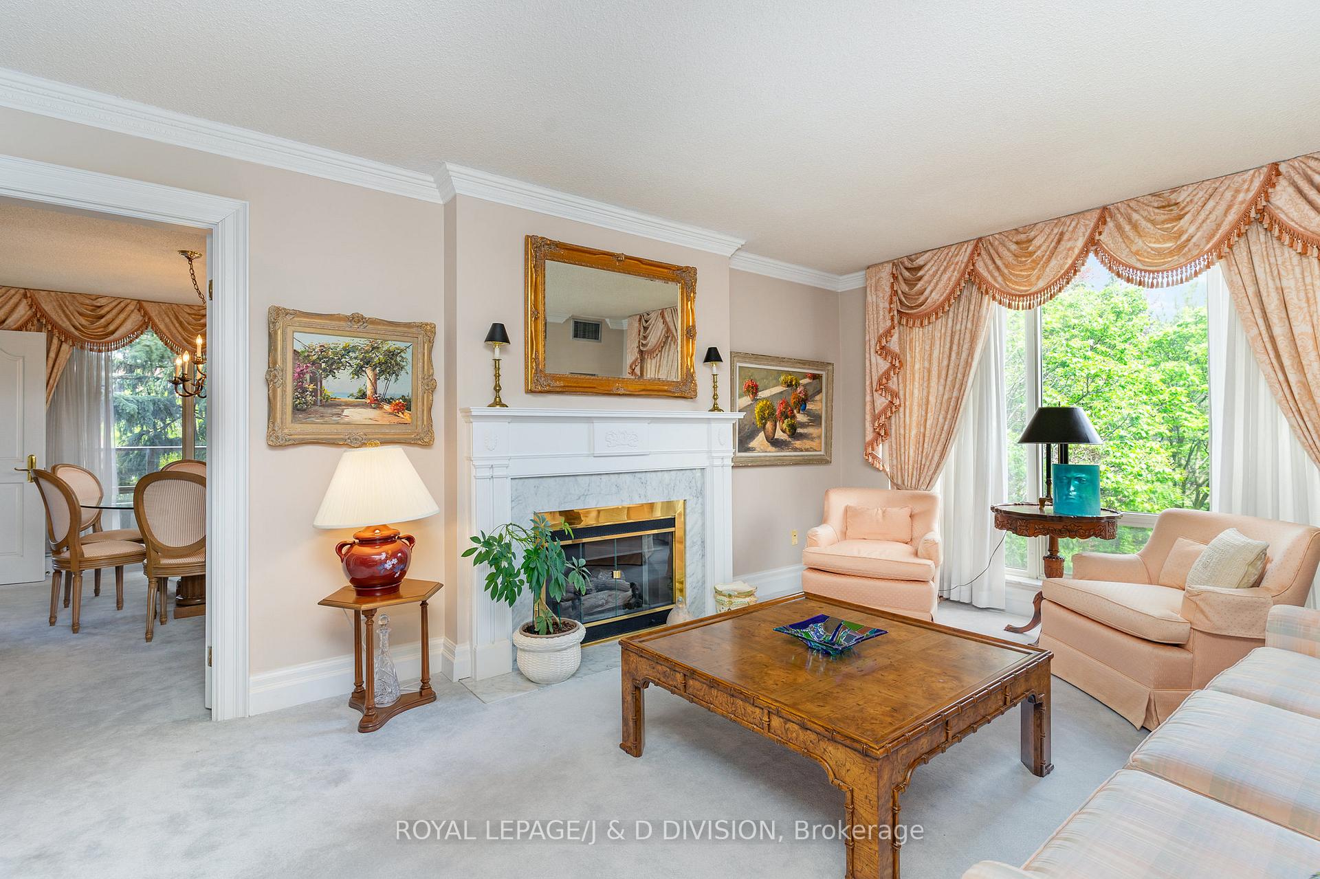 3 Bedrooms Condo at 225 The Donway, Toronto For sale