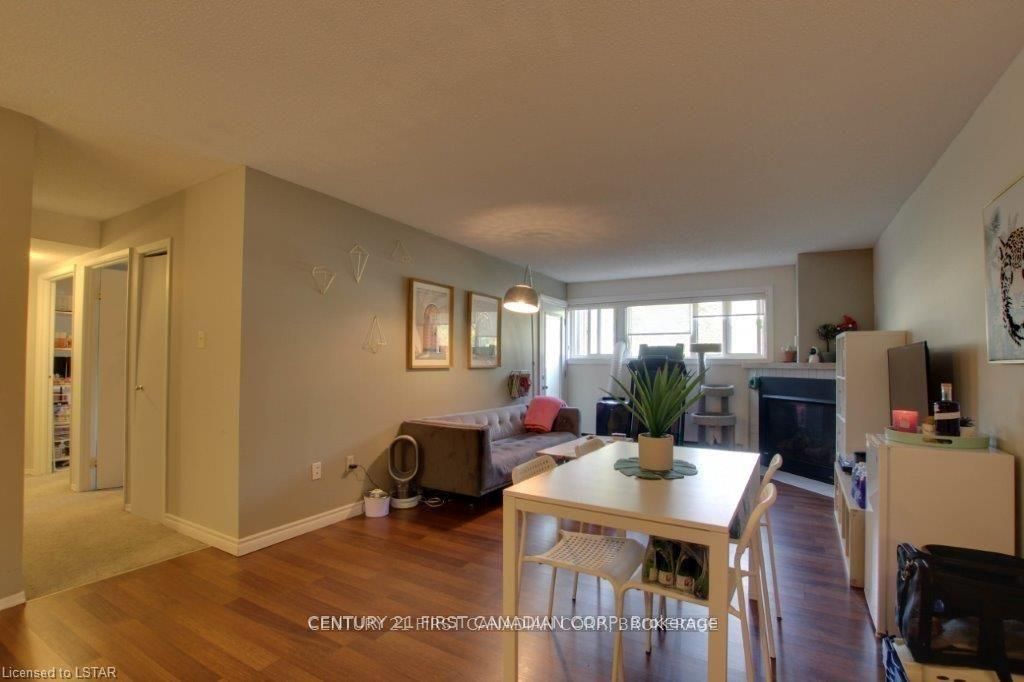 #121 - 1 Jacksway Crescent, London, ON N5X 3T5