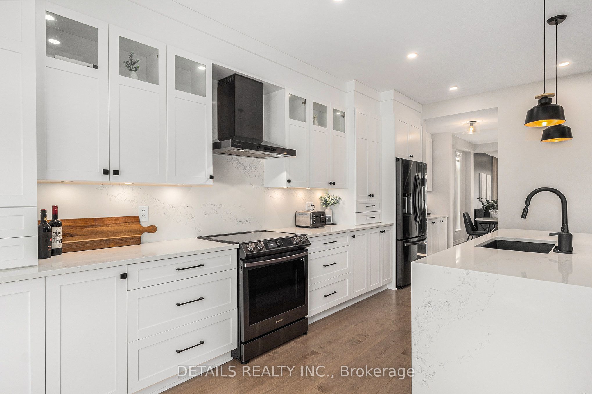 480 Famille Laporte Avenue, Orleans - Cumberland and Area 1110 - Camelot