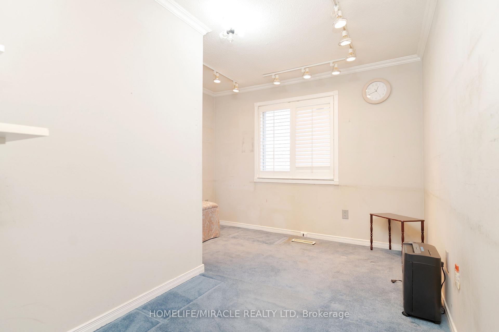 4 Bedrooms Condo at 50 Blackwell, Toronto For sale