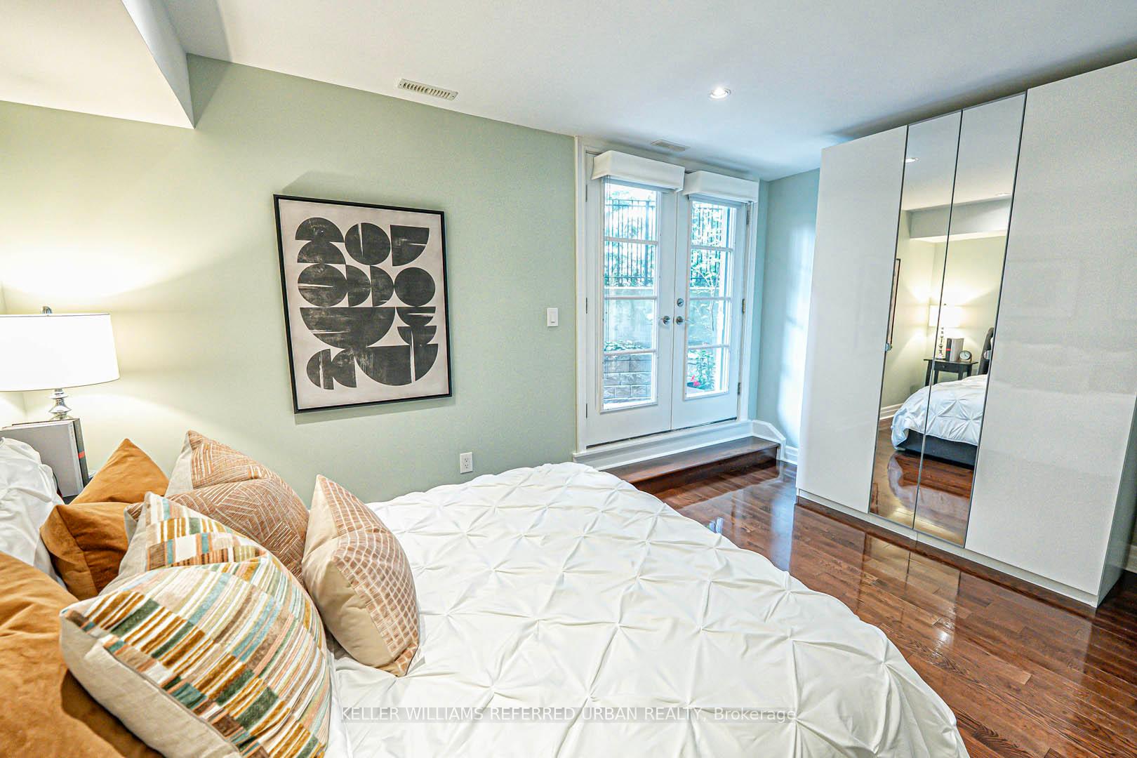 2 Bedrooms Condo at 67 Pleasant, Toronto For sale