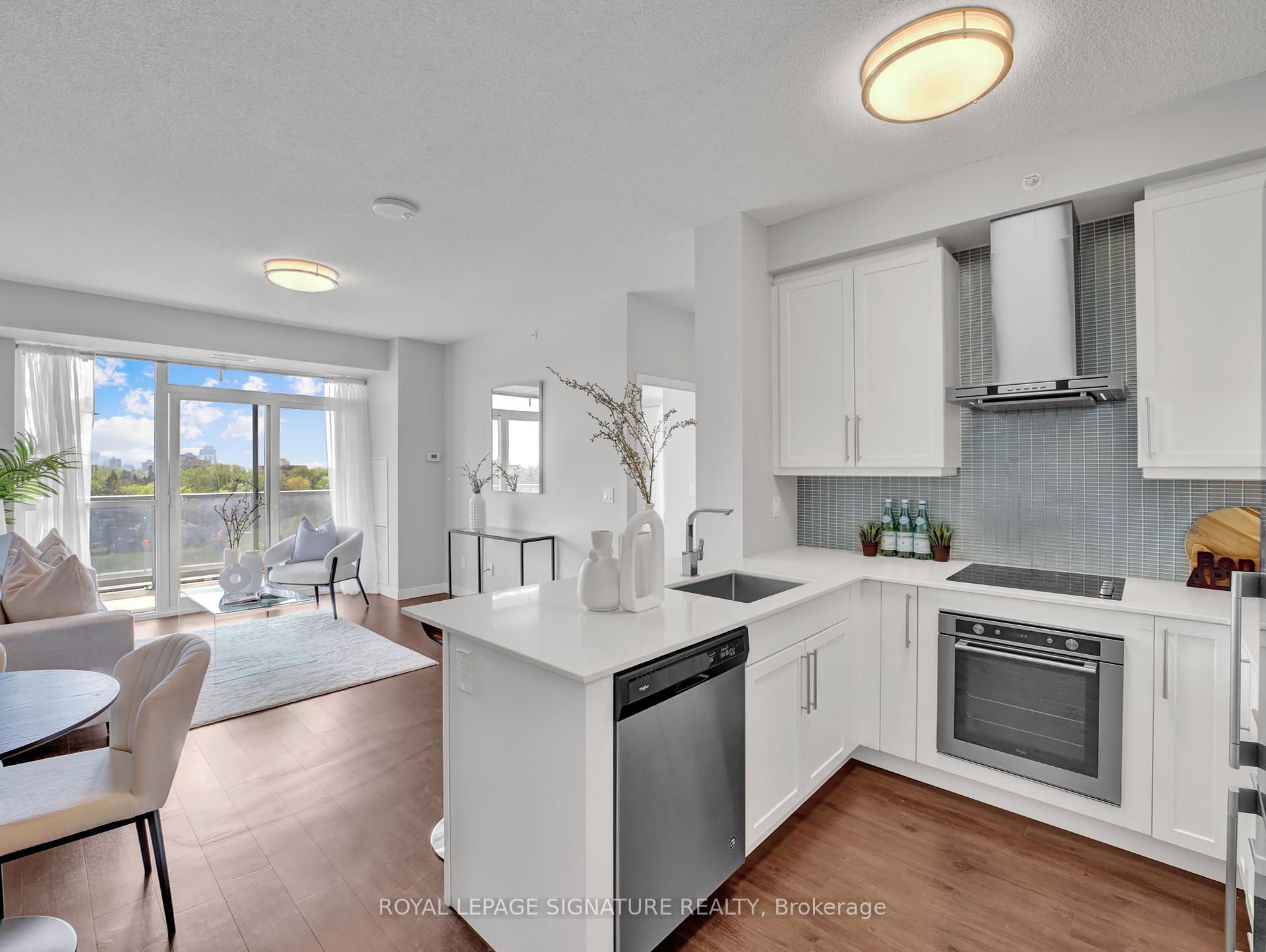 2 Bedrooms Condo at 2081 Fairview, Burlington For sale