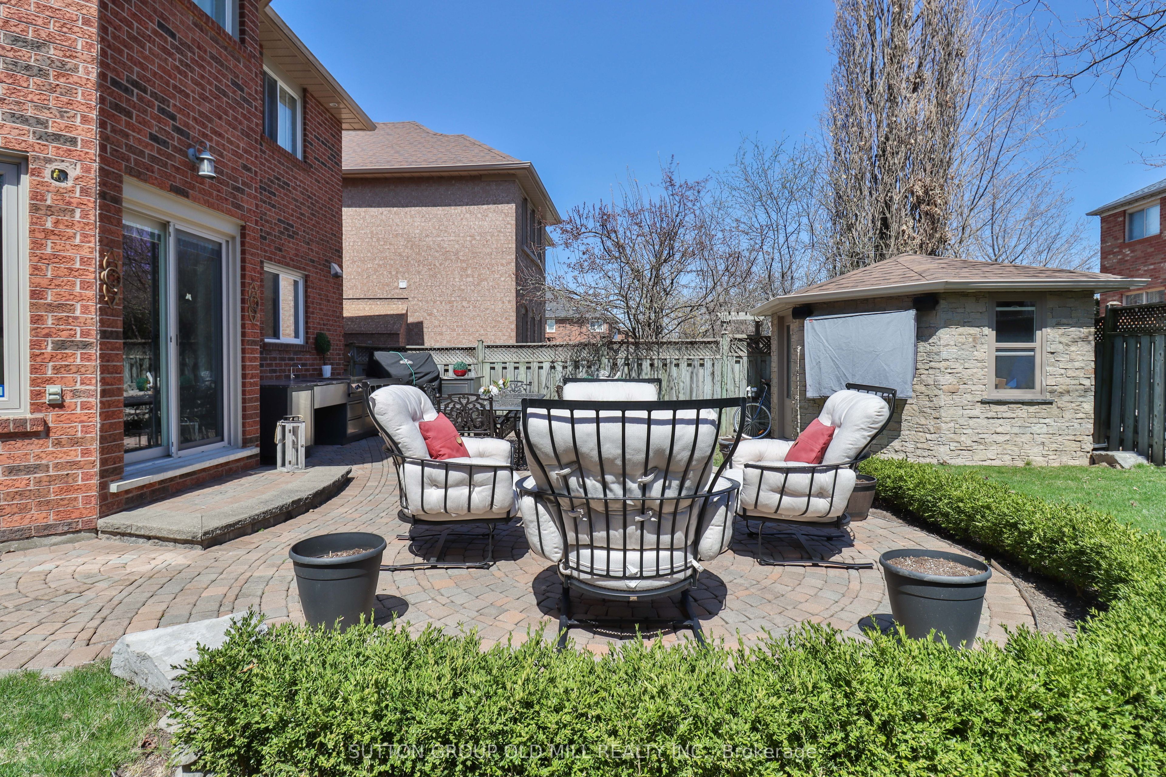 6835 Forest Park Drive