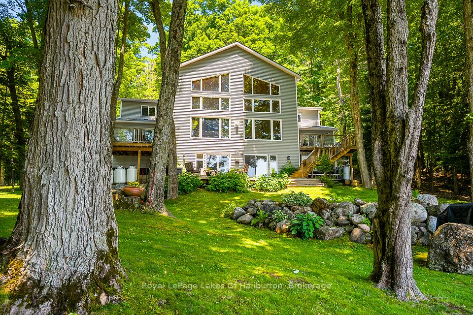 1047 BALMORAL