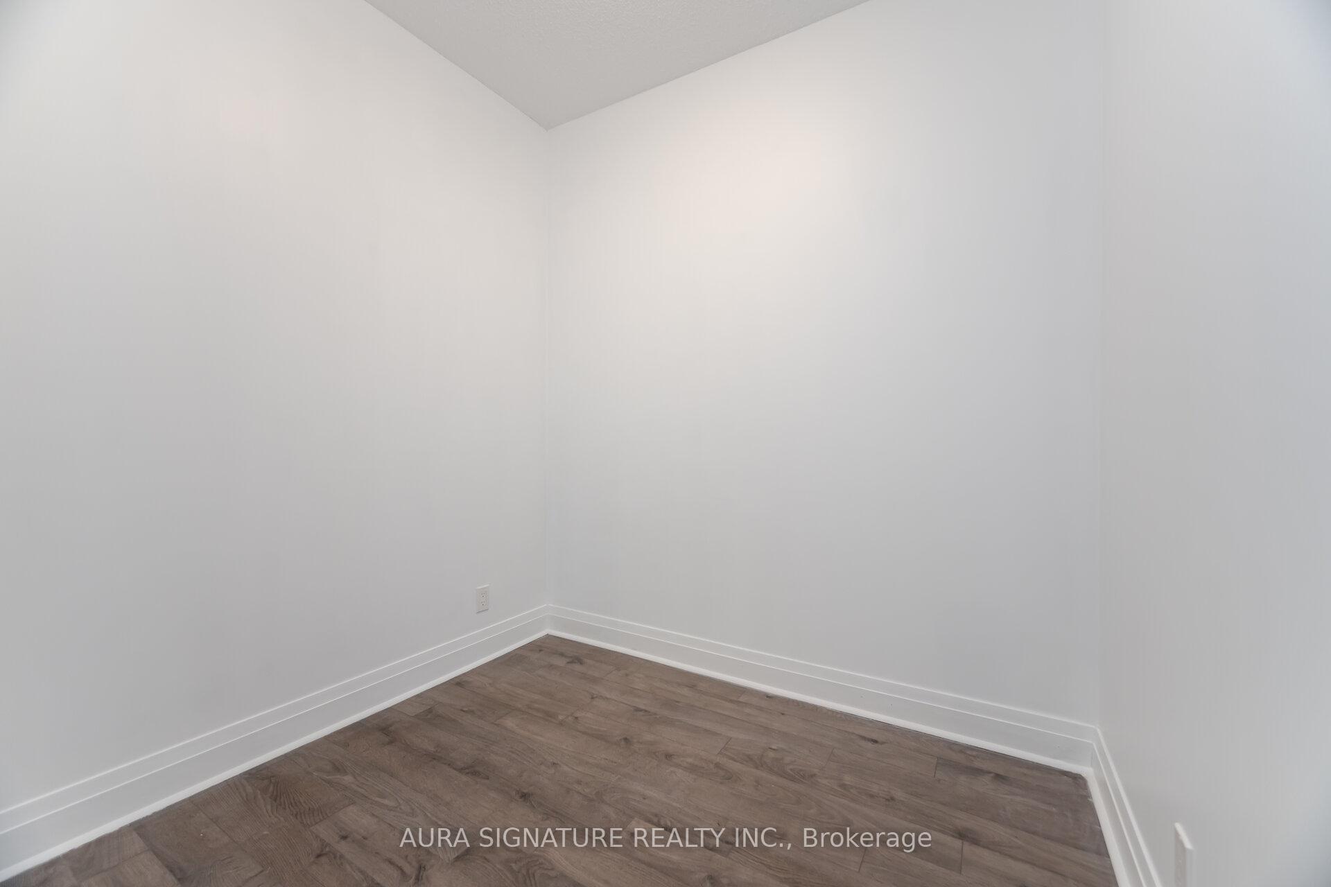 2 Bedrooms Condo at 15 Zorra, Toronto For sale