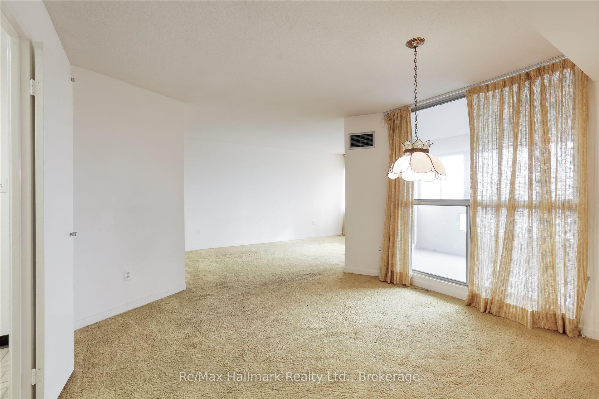 2 Bedrooms Condo at 1580 Mississauga Valley,  Mississauga For sale