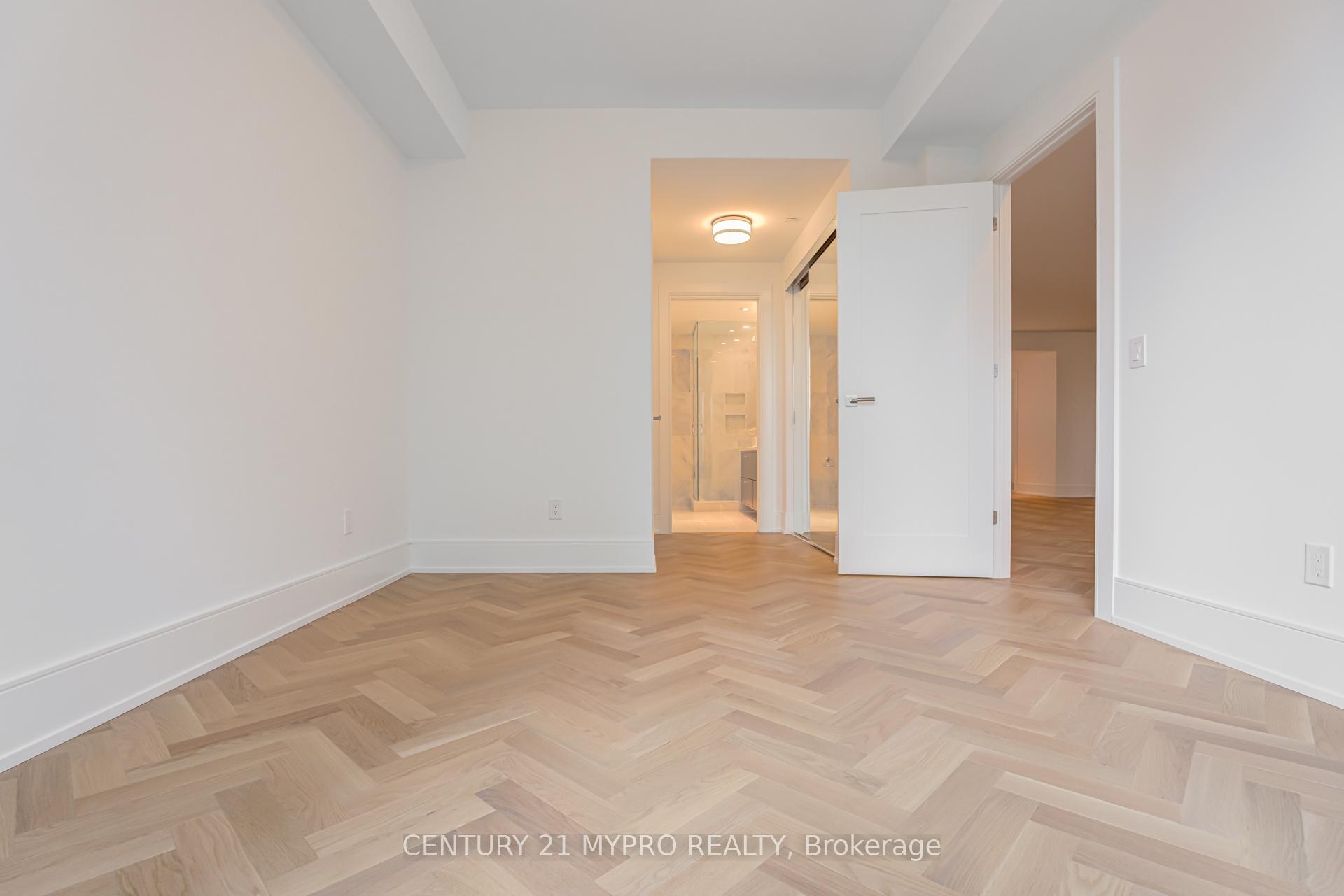3 Bedrooms Condo at 455 Wellington,  Toronto For sale