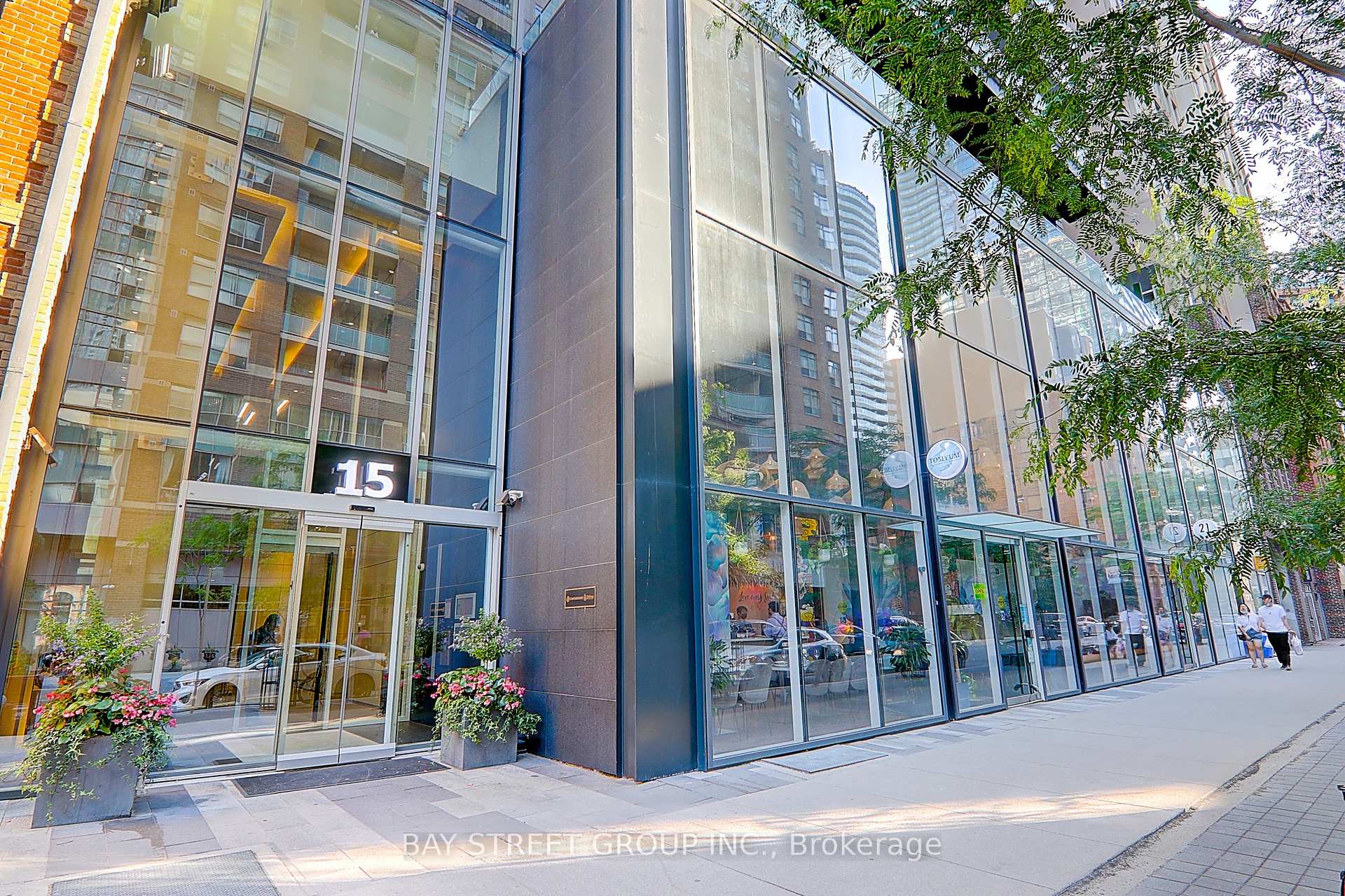 1 Bedroom Condo at 15 Grenville, Toronto For sale