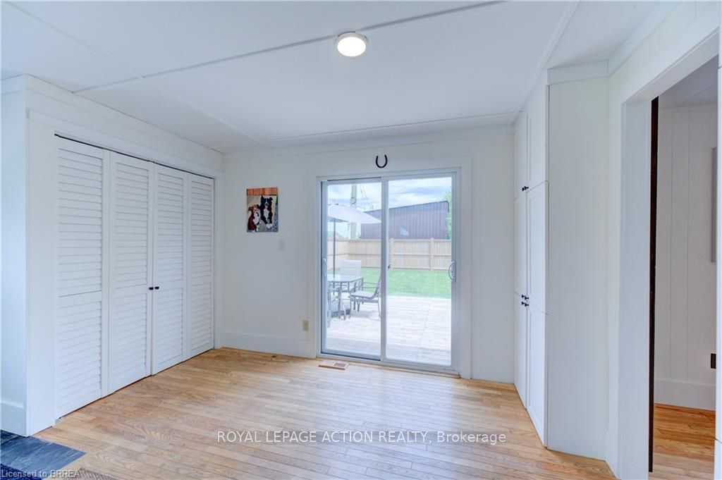 9 Curtis Avenue S
