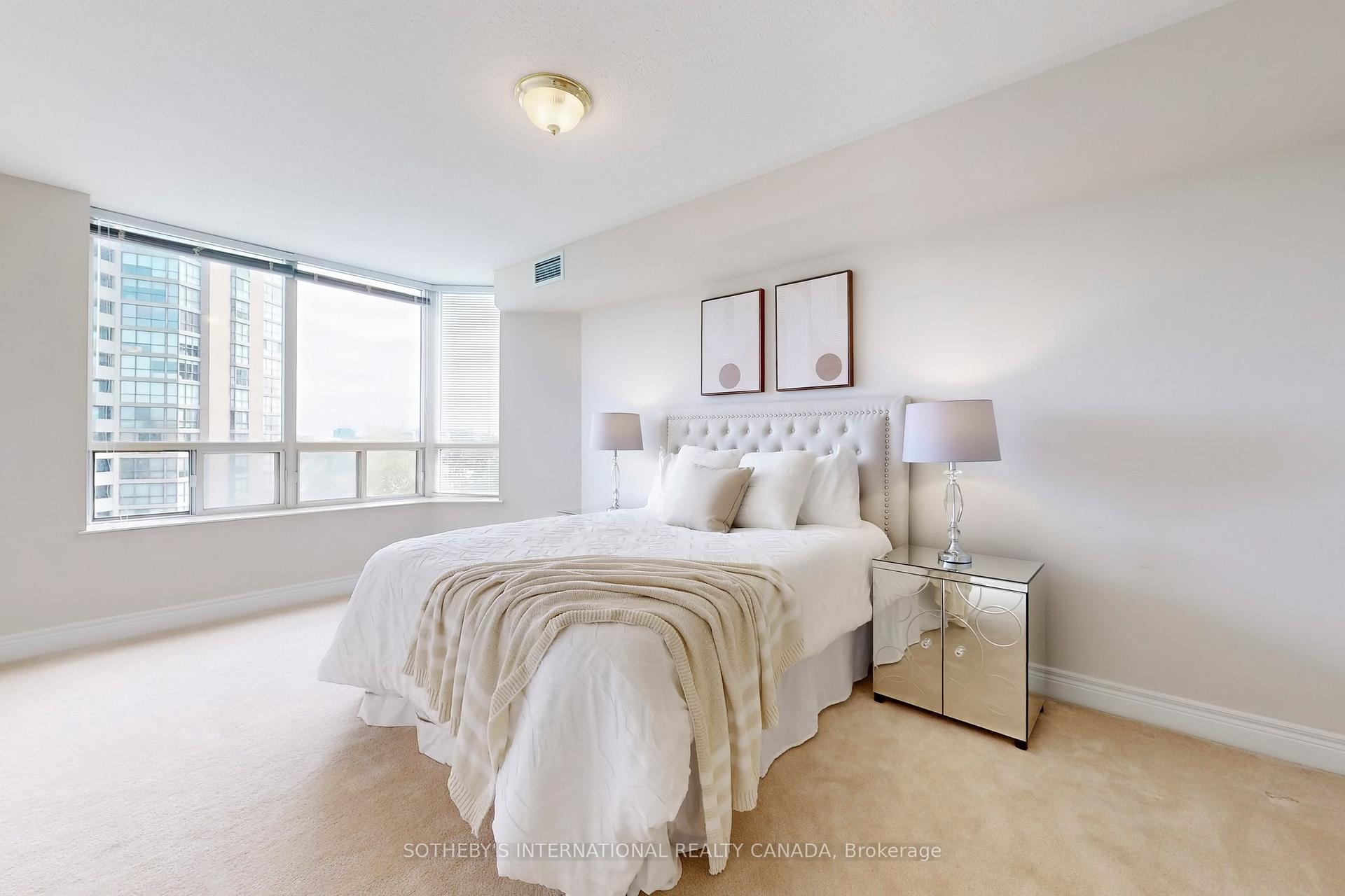 3 Bedrooms Condo at 89 Skymark, Toronto For sale