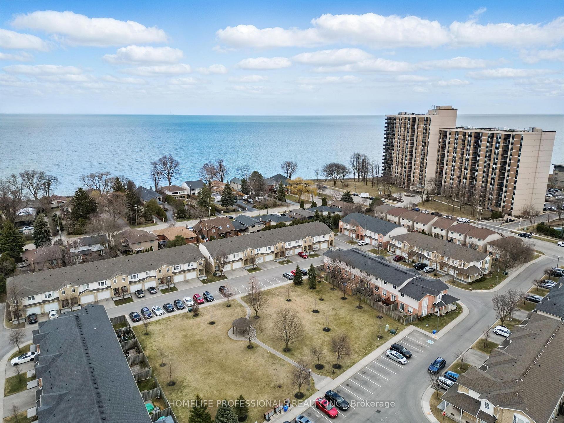 3 Bedrooms Condo at 485 Green,  Hamilton For sale