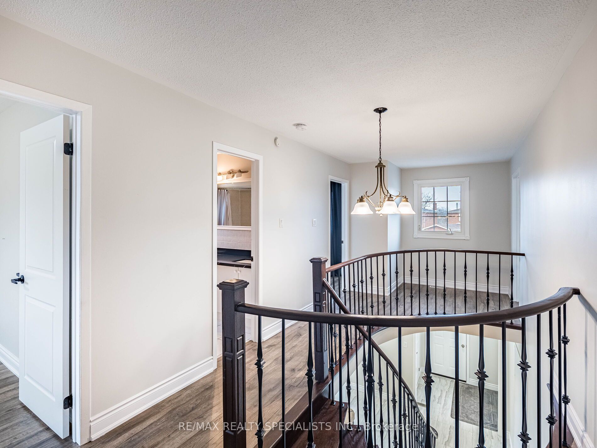 5 Brookview Road