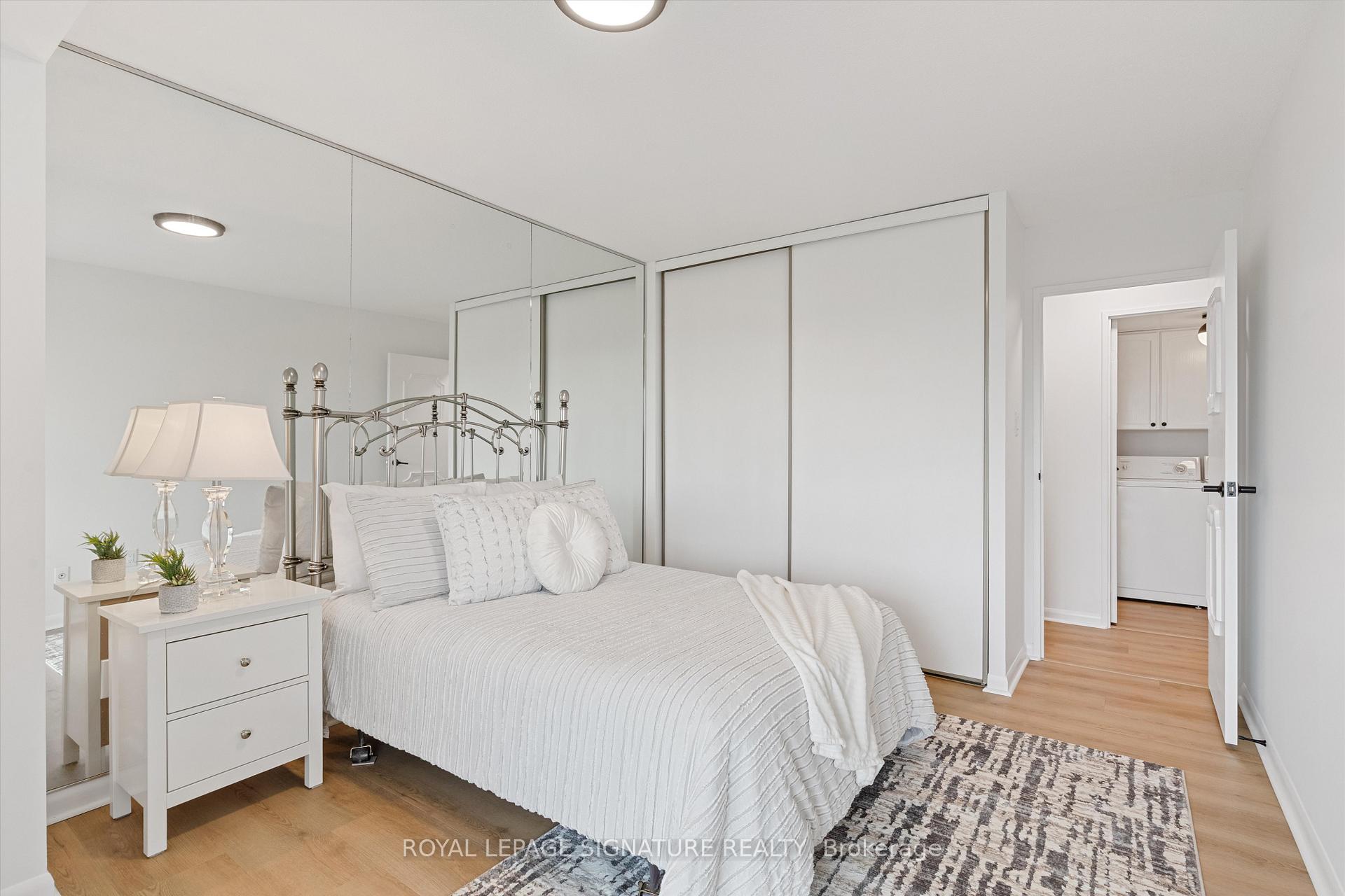 3 Bedrooms Condo at 2185 Marine, Oakville For sale