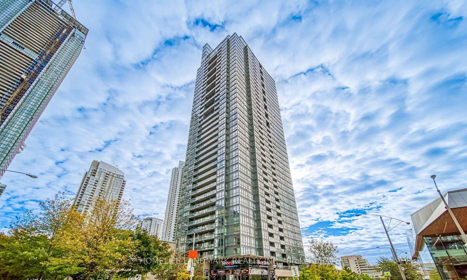3 Bedrooms Condo at 15 Fort York, Toronto For sale