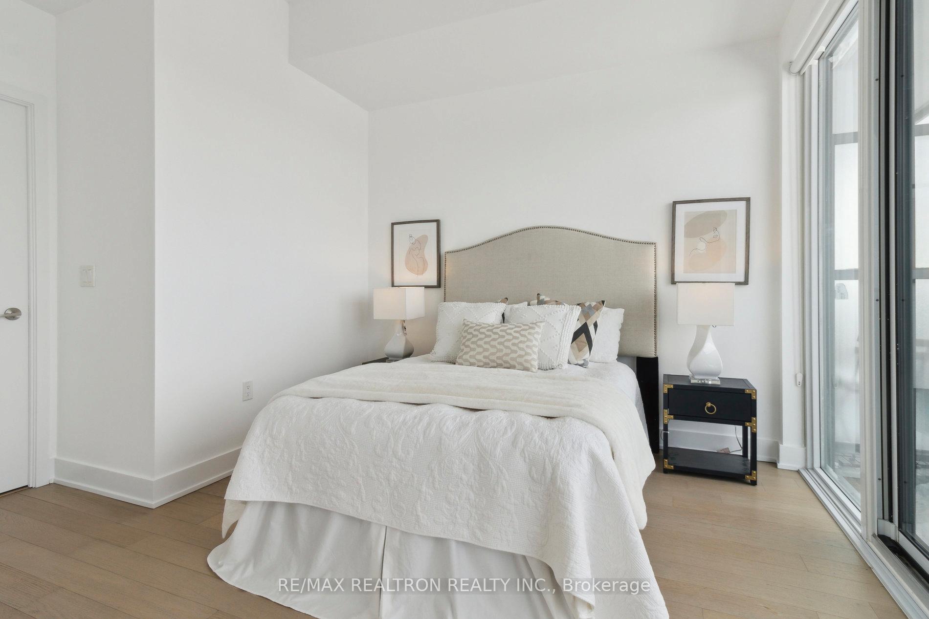 2 Bedrooms Condo at 30 Shore Breeze, Toronto For sale