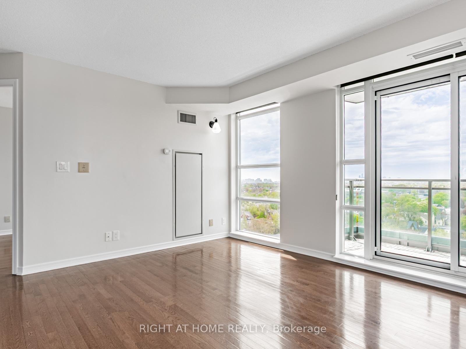 2 Bedrooms Condo at 736 Spadina, Toronto For sale