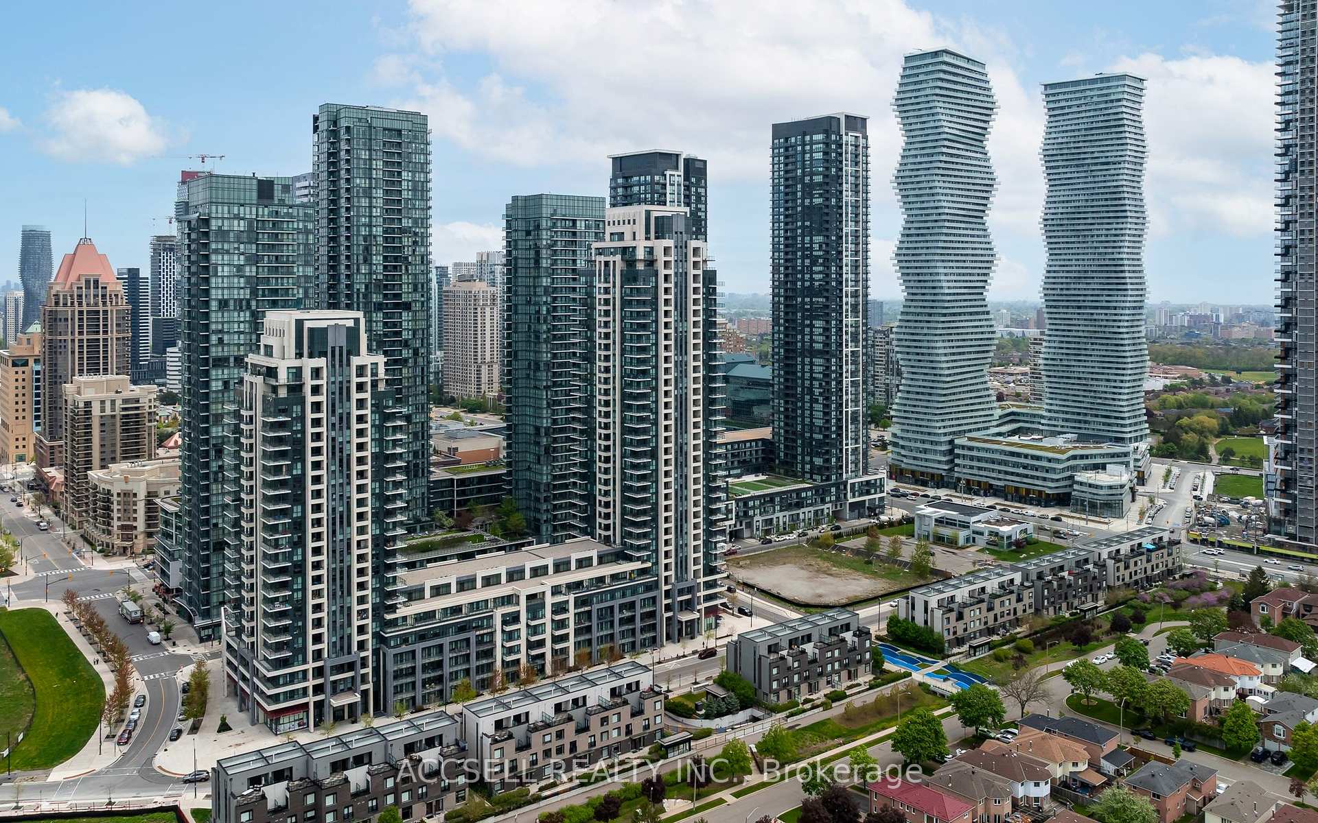2 Bedrooms Condo at 4055 Parkside Village, Mississauga For sale