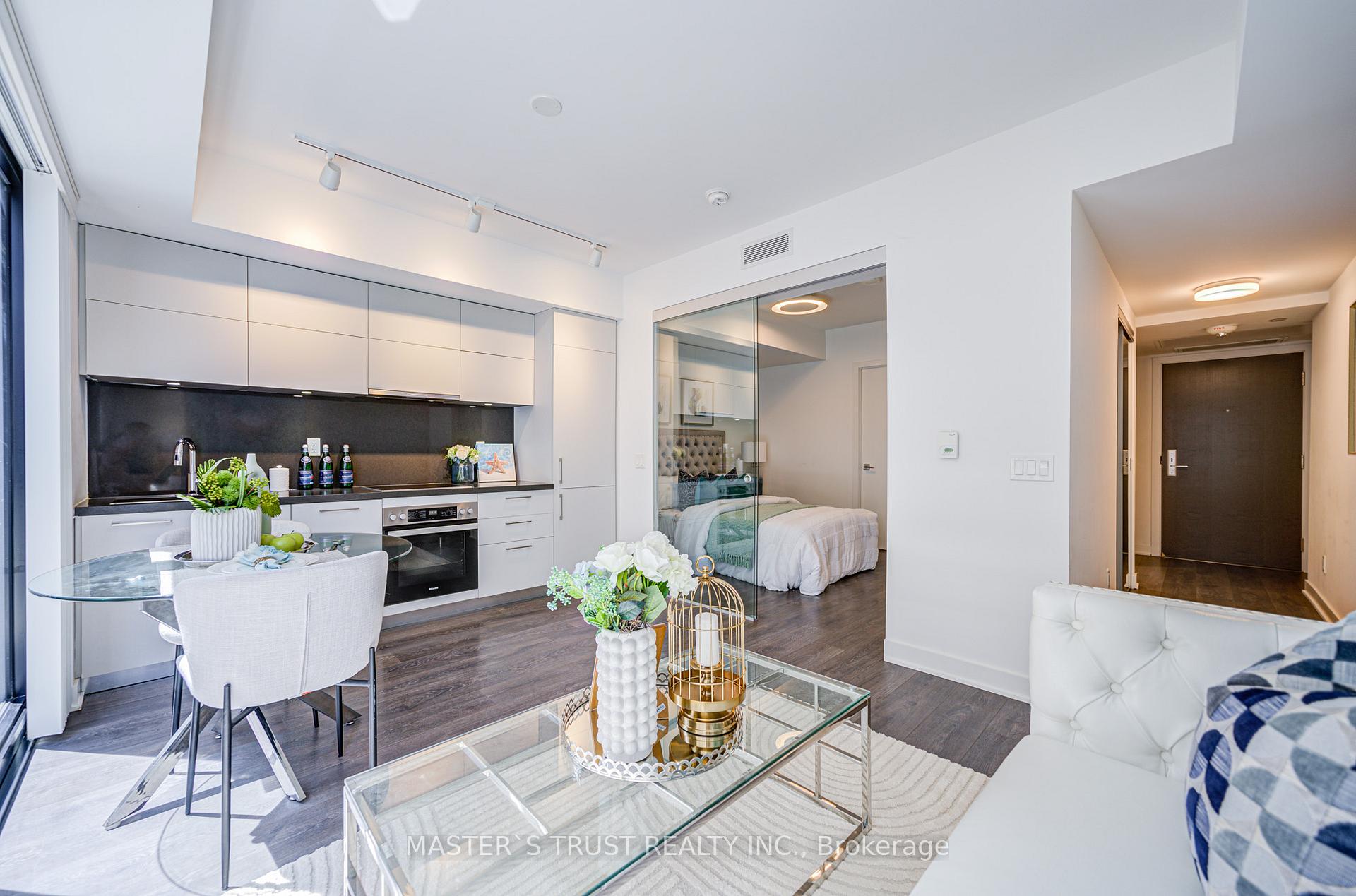 1 Bedroom Condo at 188 Cumberland, Toronto For sale