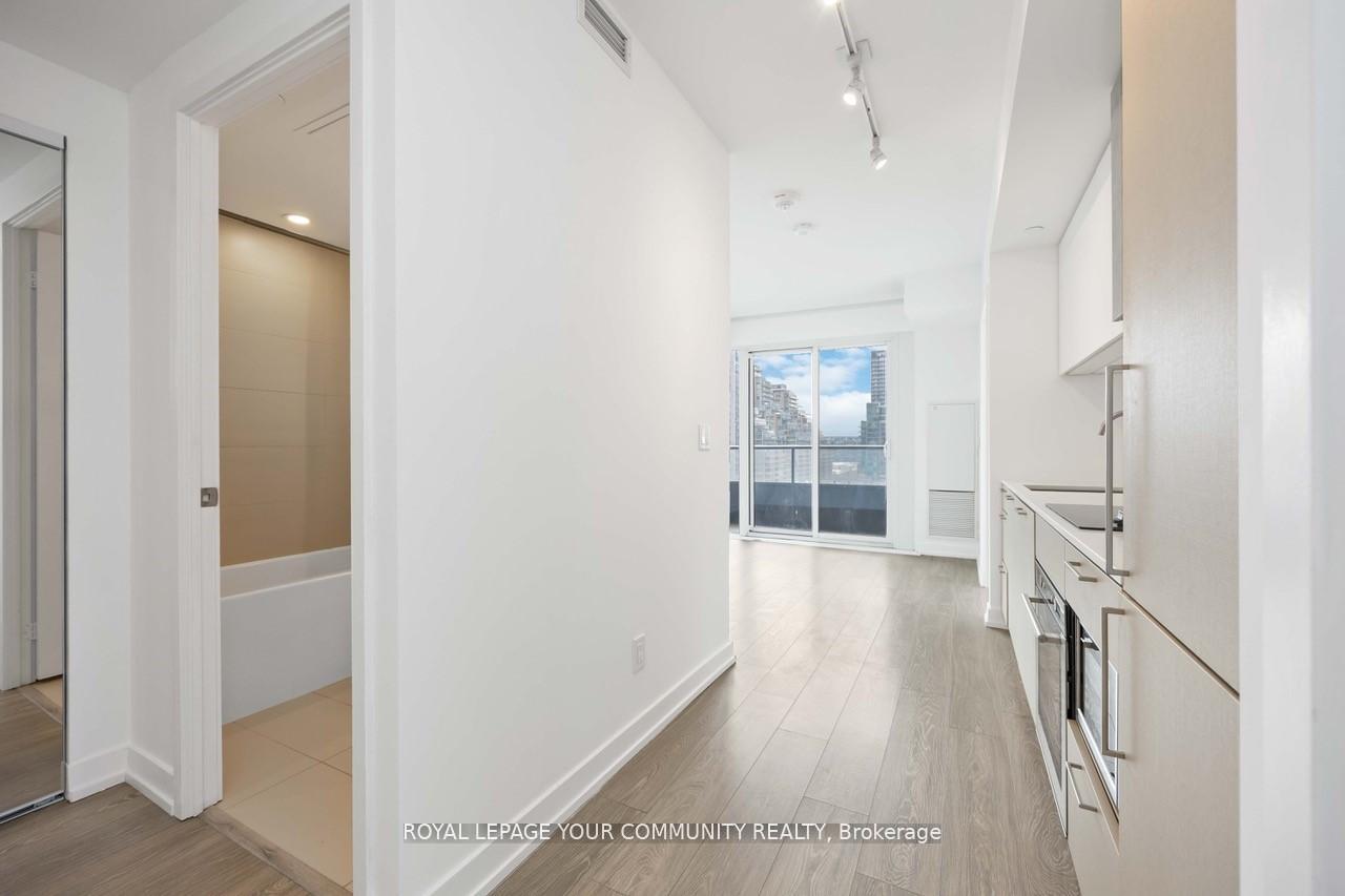 2 Bedrooms Condo at 19 Western Battery, Toronto For sale