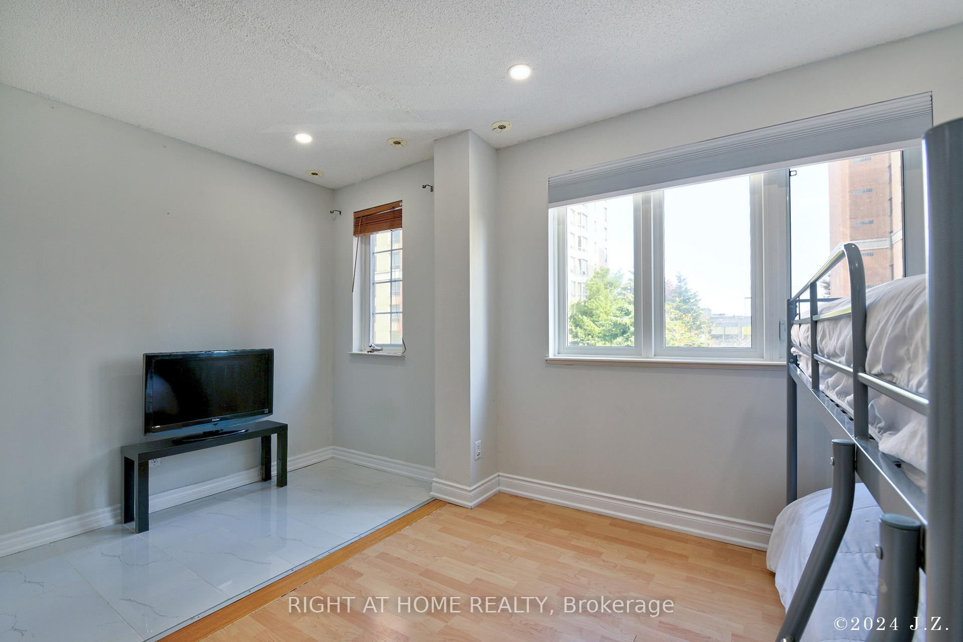 3 Bedrooms Condo at 1881 Mcnicoll, Toronto For sale