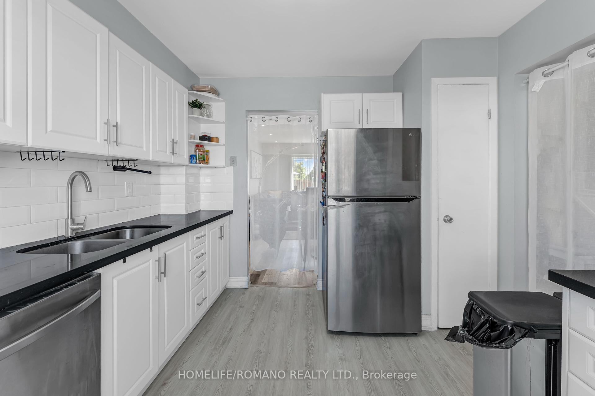 4 Bedrooms Condo at 7440 Goreway, Mississauga For sale