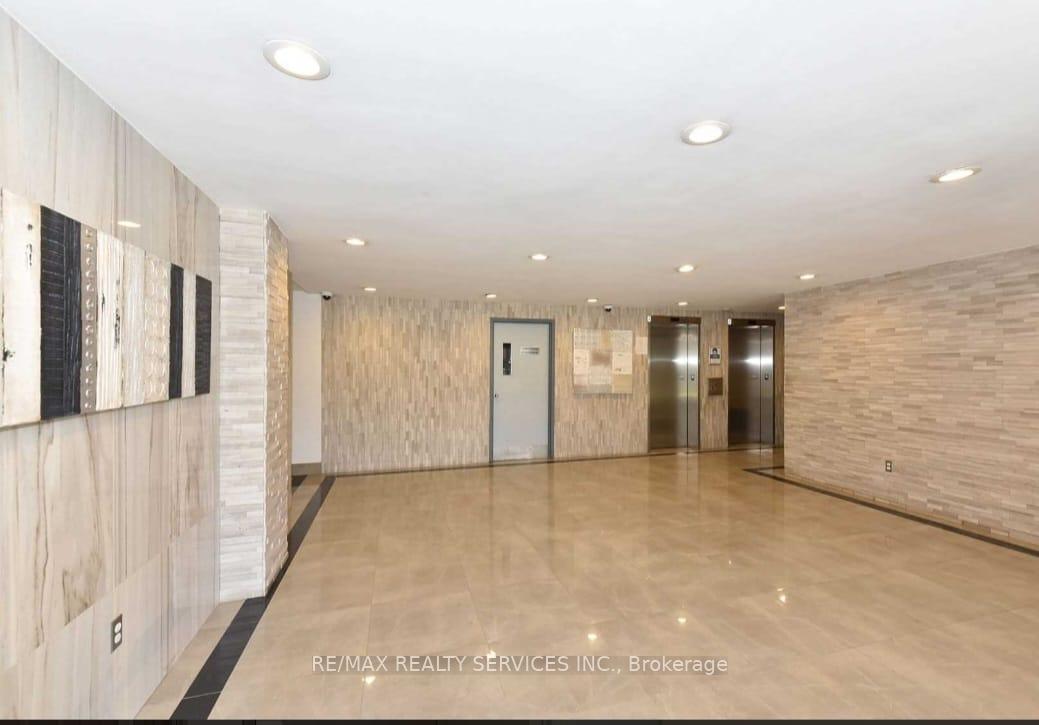 2 Bedrooms Condo at 270 PALMDALE,  Toronto For sale