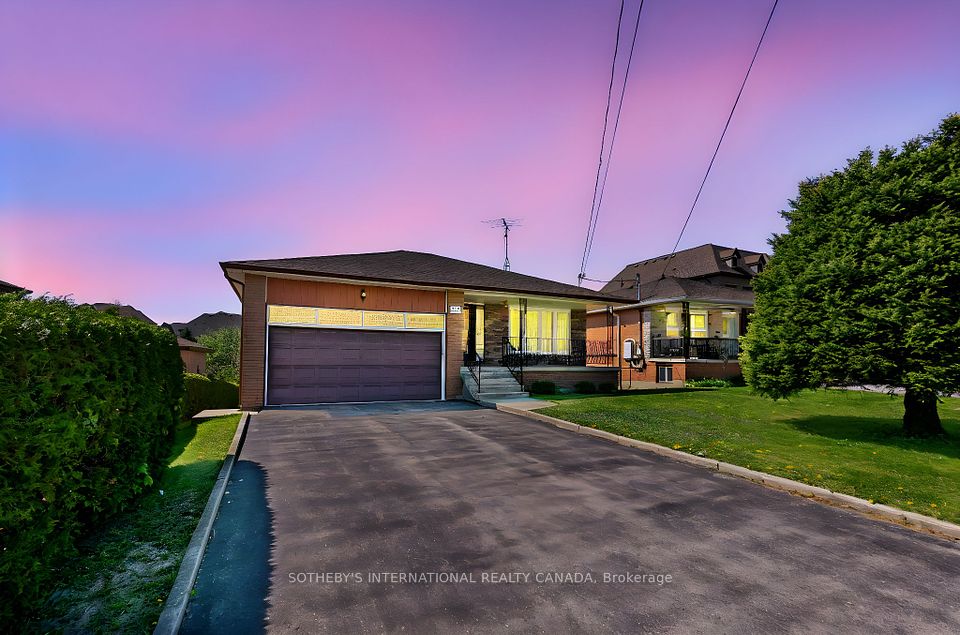 227 Elgin Mills